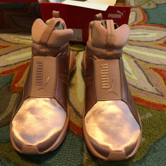 Pink Pumas - Picture 5 of 8